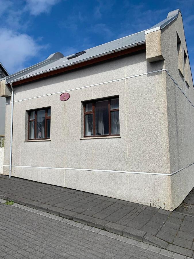 Lítið einbýlishús á besta stað. Vestmannaeyjar Exterior foto